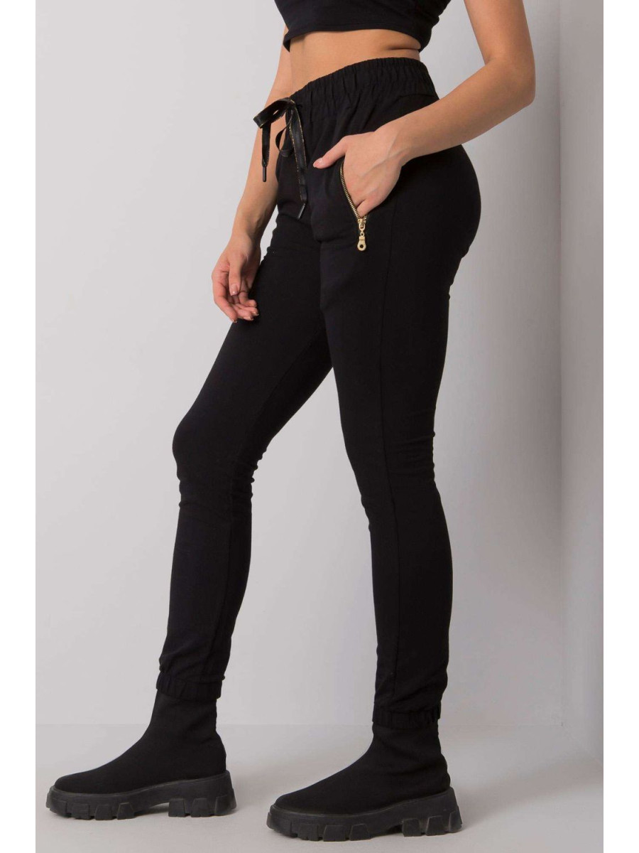 Pantalon survêtement model 159862 Relevance