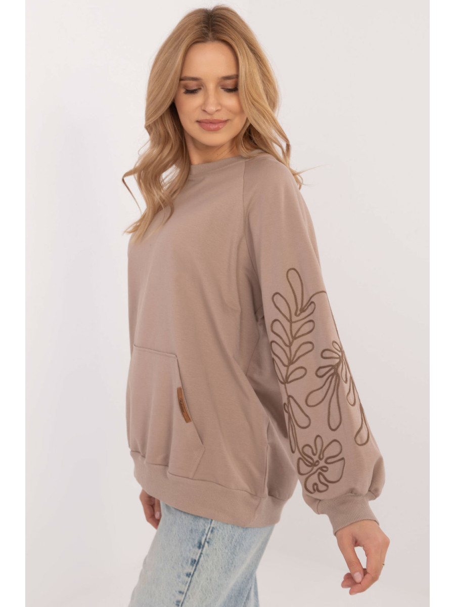 Sweatshirt model 208236 Relevance