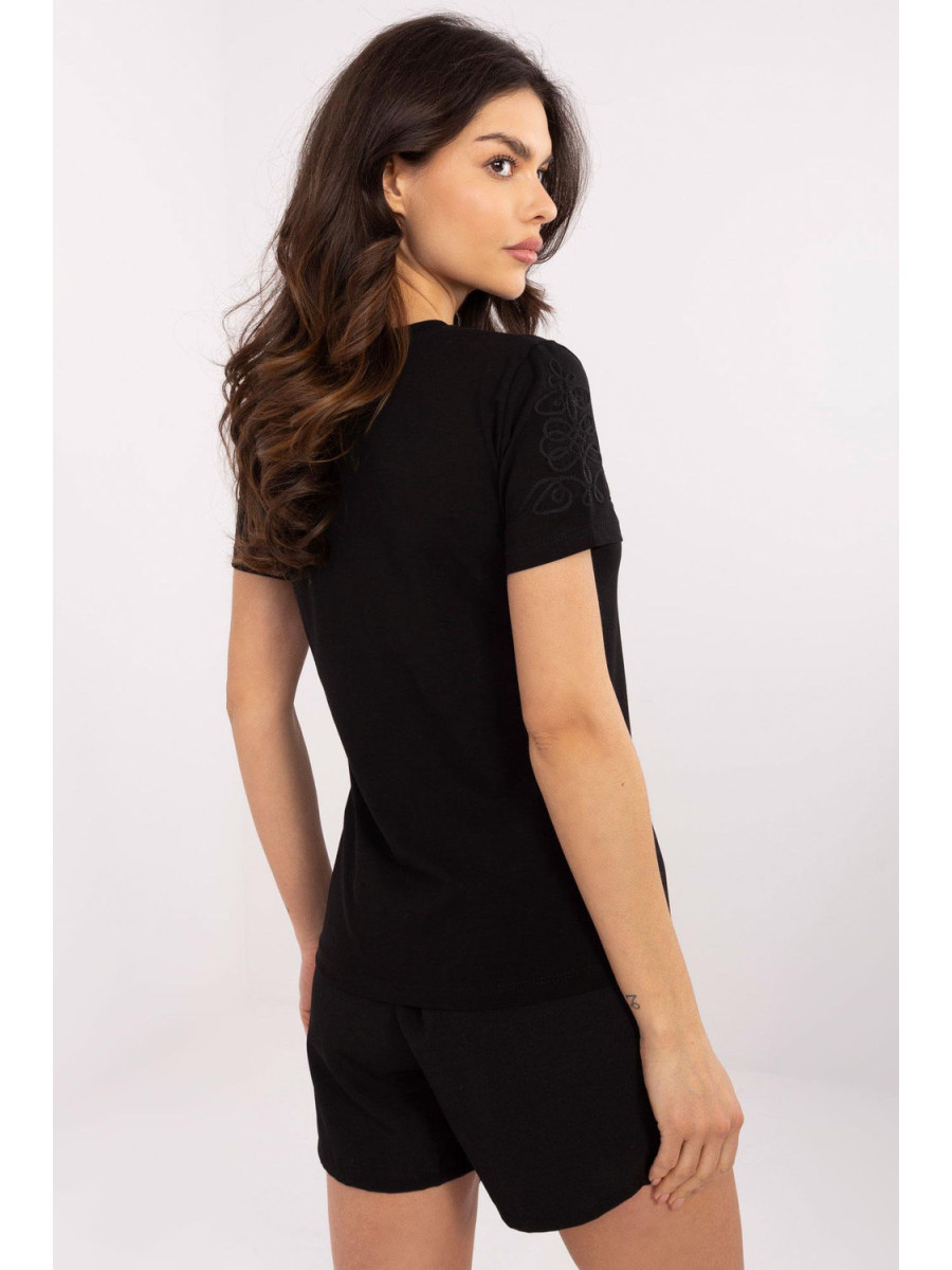 T-shirt model 210660 Relevance
