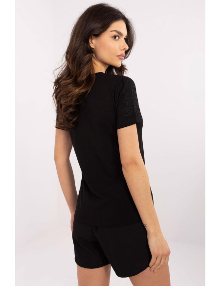 T-shirt model 210660 Relevance