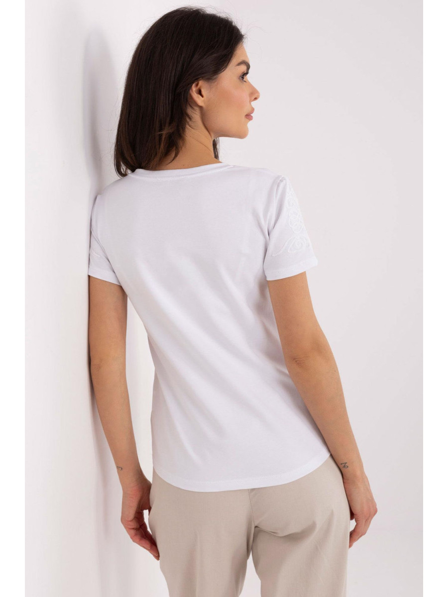 T-shirt model 210662 Relevance