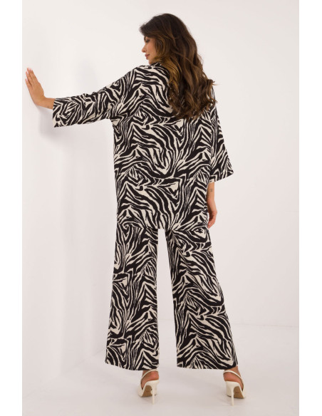 L`ensemble model 200218 Italy Moda