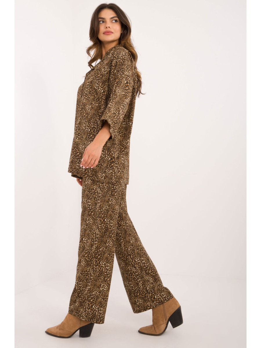 L`ensemble model 200221 Italy Moda