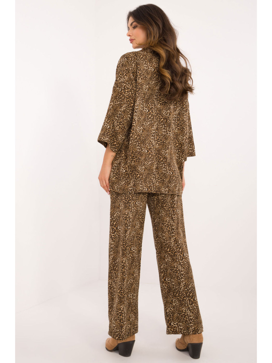 L`ensemble model 200221 Italy Moda