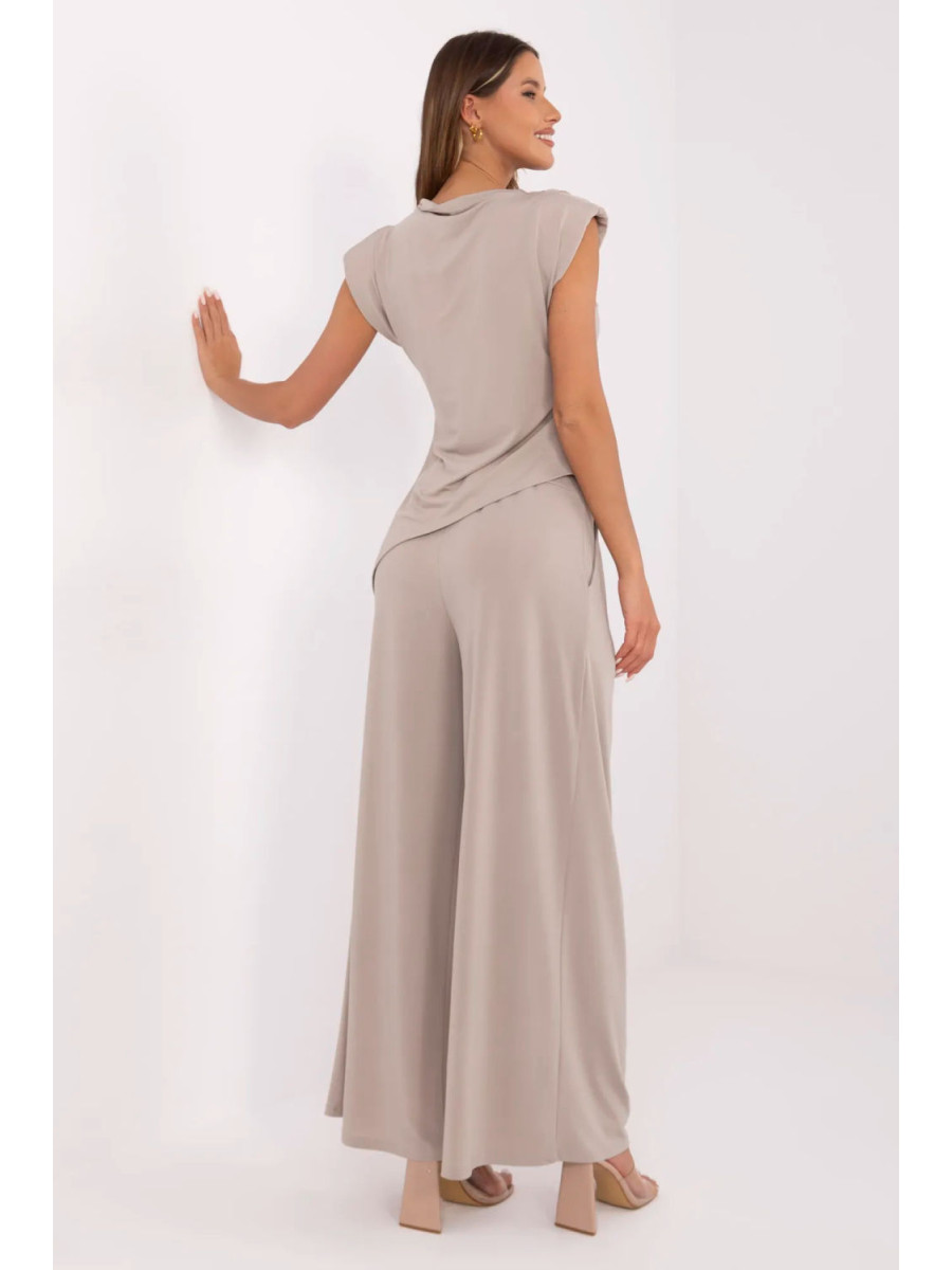 L`ensemble model 211277 Italy Moda