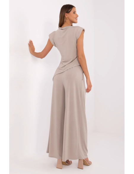 L`ensemble model 211277 Italy Moda