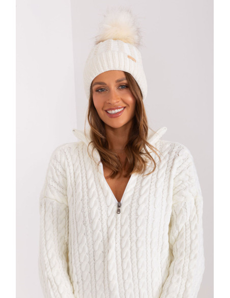 Bonnet model 187439 Rue Paris