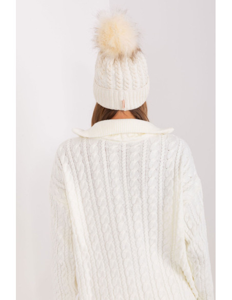 Bonnet model 187439 Rue Paris