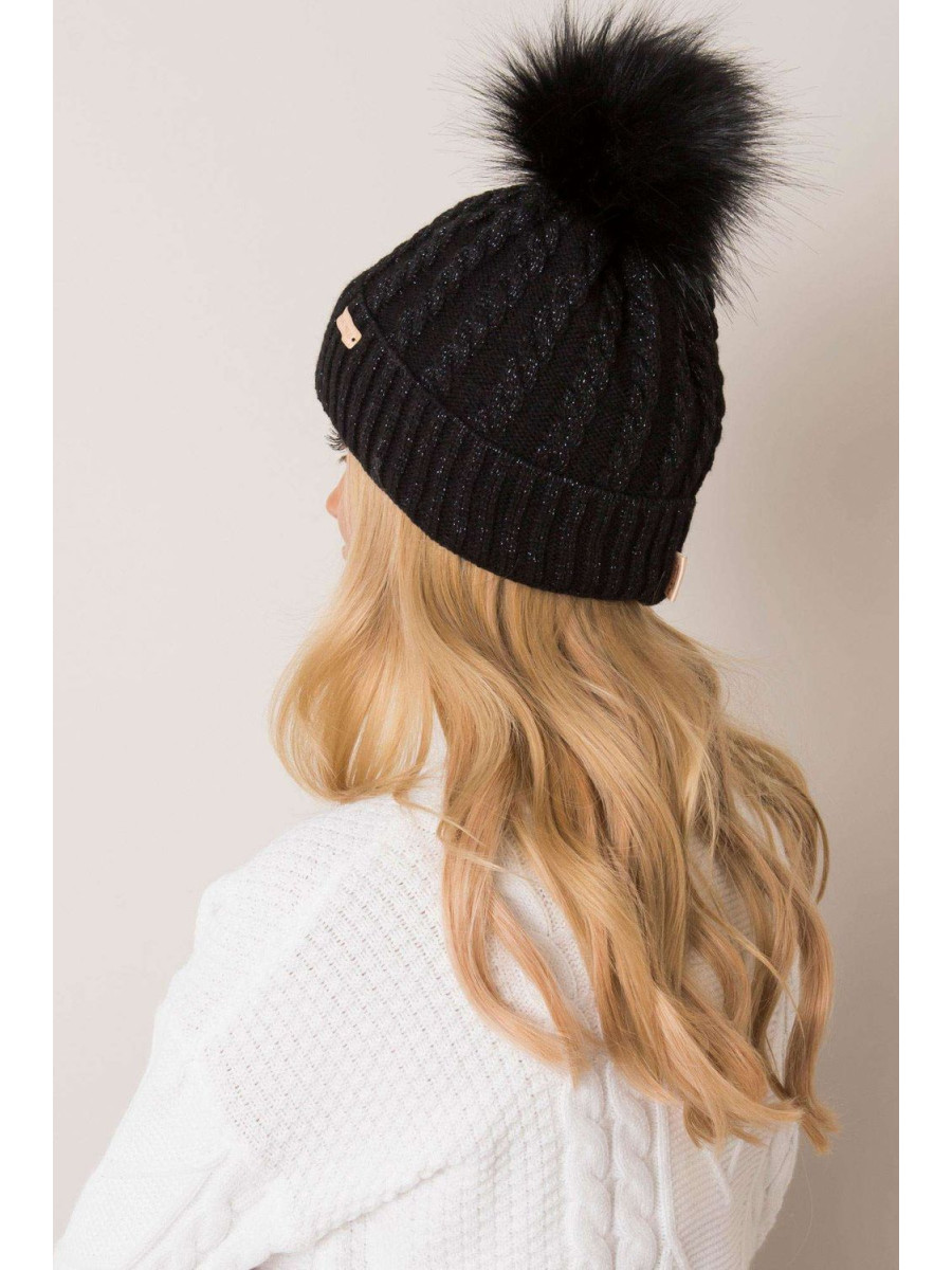 Bonnet model 187442 Rue Paris
