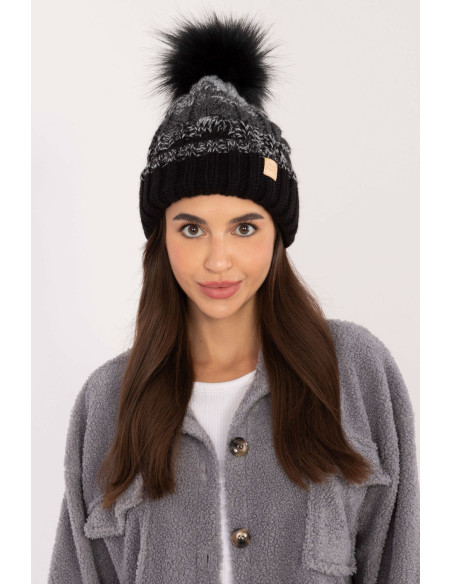 Bonnet model 201413 Rue Paris