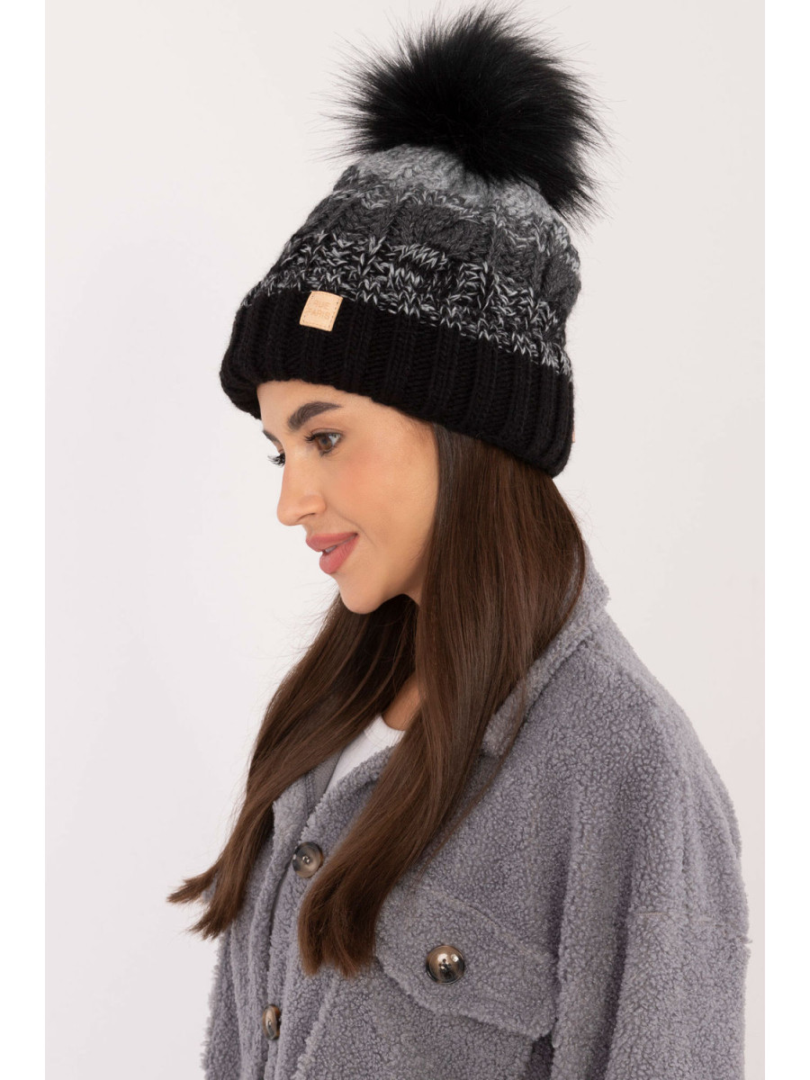 Bonnet model 201413 Rue Paris