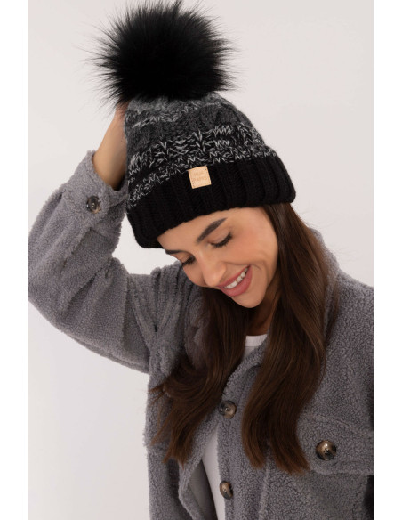 Bonnet model 201413 Rue Paris