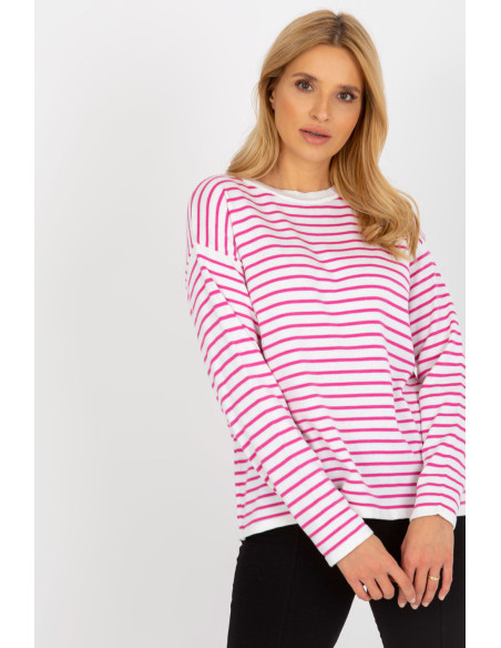 Chandail model 175751 Rue Paris