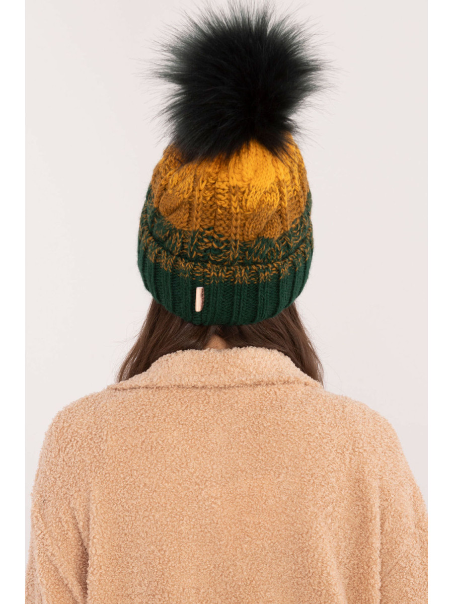 Bonnet model 201416 Rue Paris