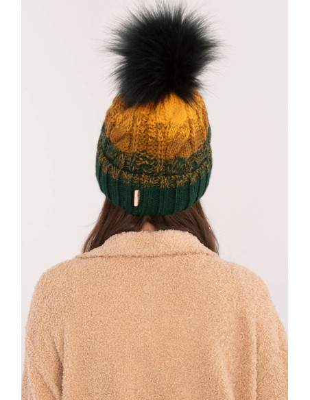 Bonnet model 201416 Rue Paris