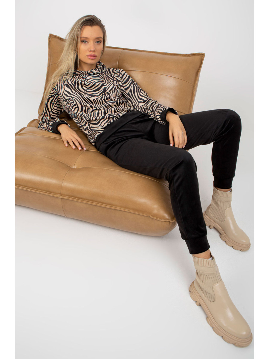 L`ensemble model 173357 Rue Paris
