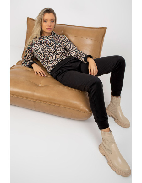 L`ensemble model 173357 Rue Paris