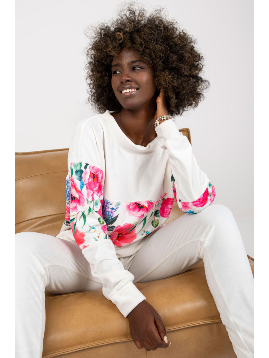 L`ensemble model 169456 Rue Paris