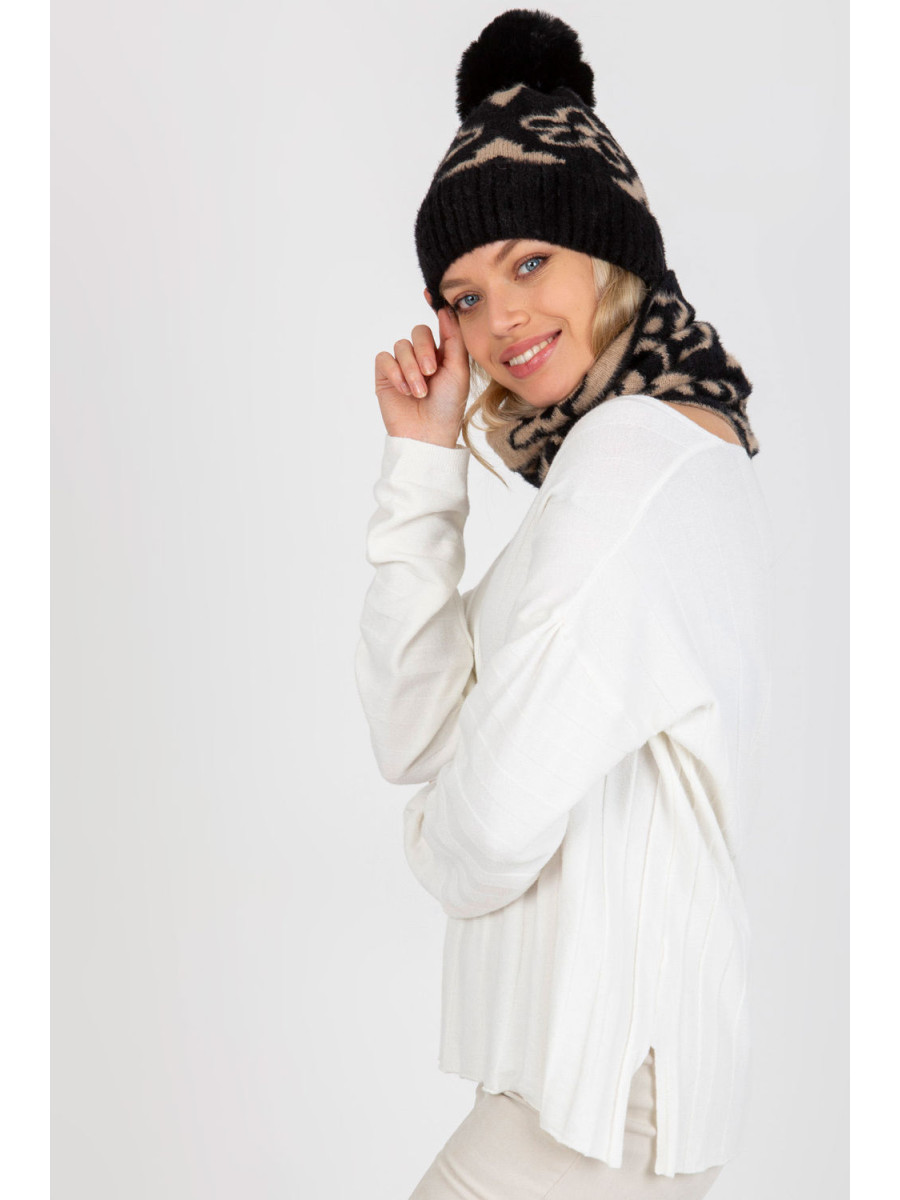 Bonnet model 185916 AT