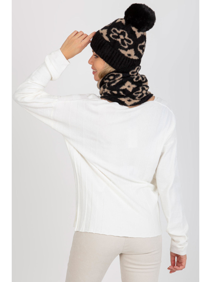 Bonnet model 185916 AT