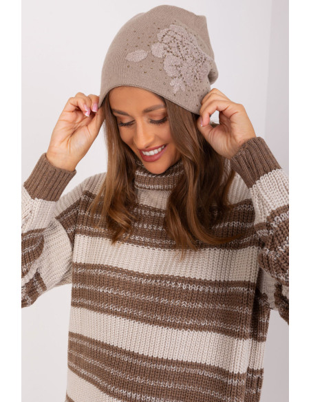 Bonnet model 190602 AT