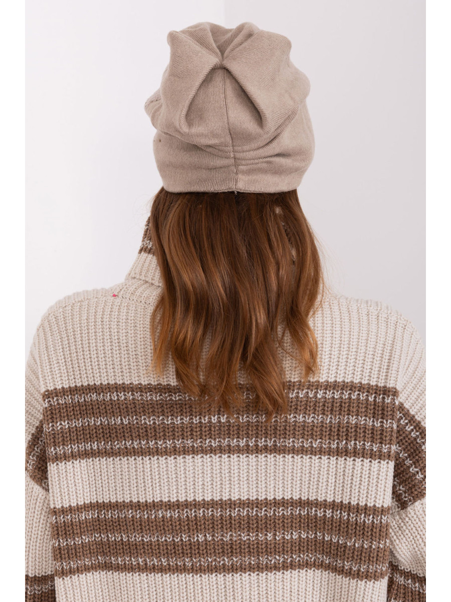 Bonnet model 190602 AT