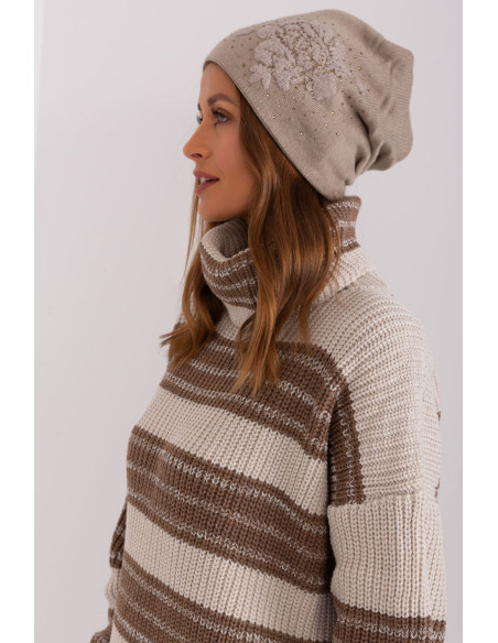 Bonnet model 190602 AT