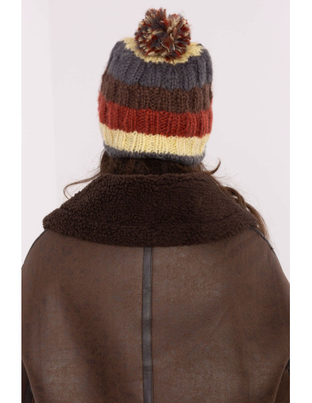 Bonnet model 203835 AT