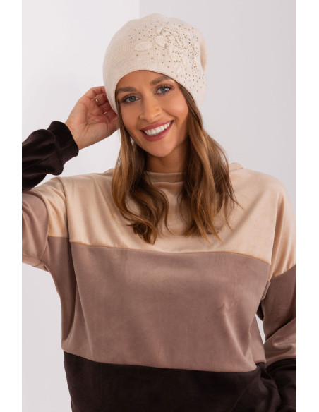 Bonnet model 191109 AT