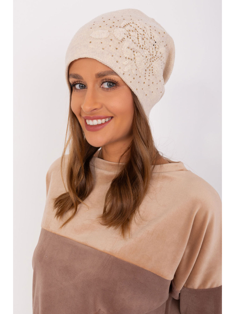 Bonnet model 191109 AT