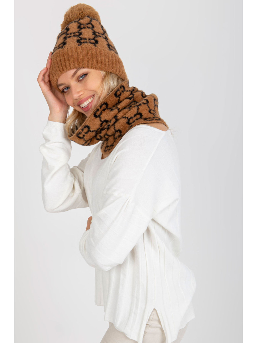 Bonnet model 185913 AT