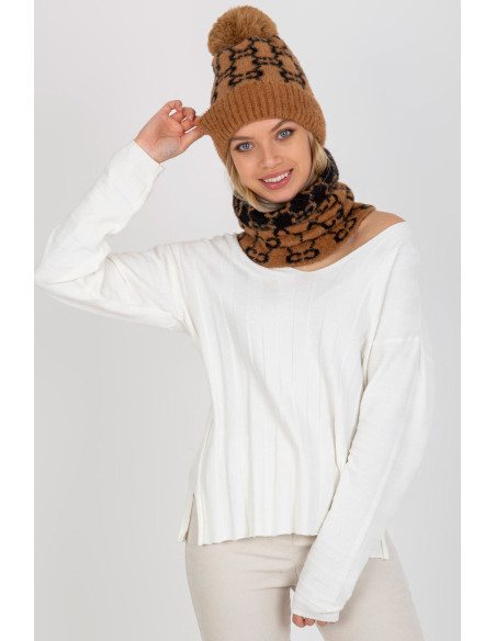 Bonnet model 185913 AT