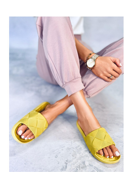 Clacquettes model 177349 Inello