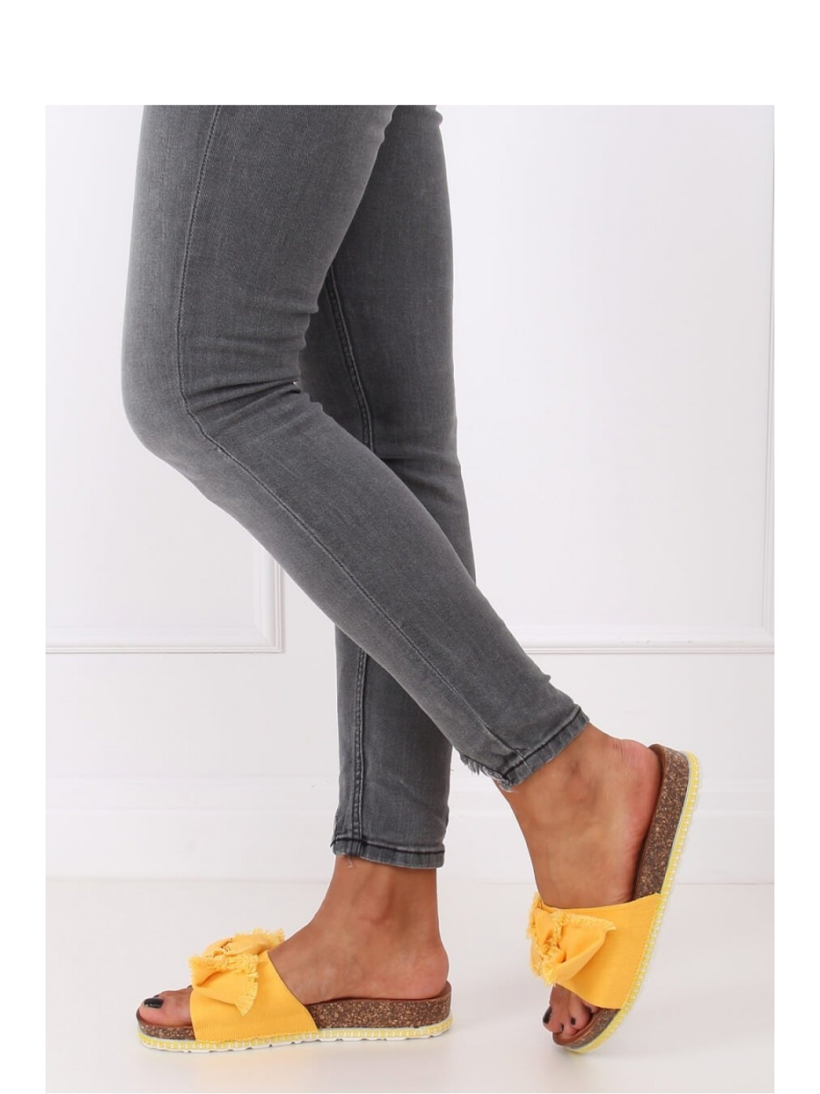 Clacquettes model 145820 Inello