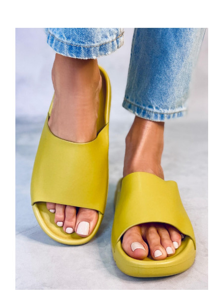 Clacquettes model 177631 Inello