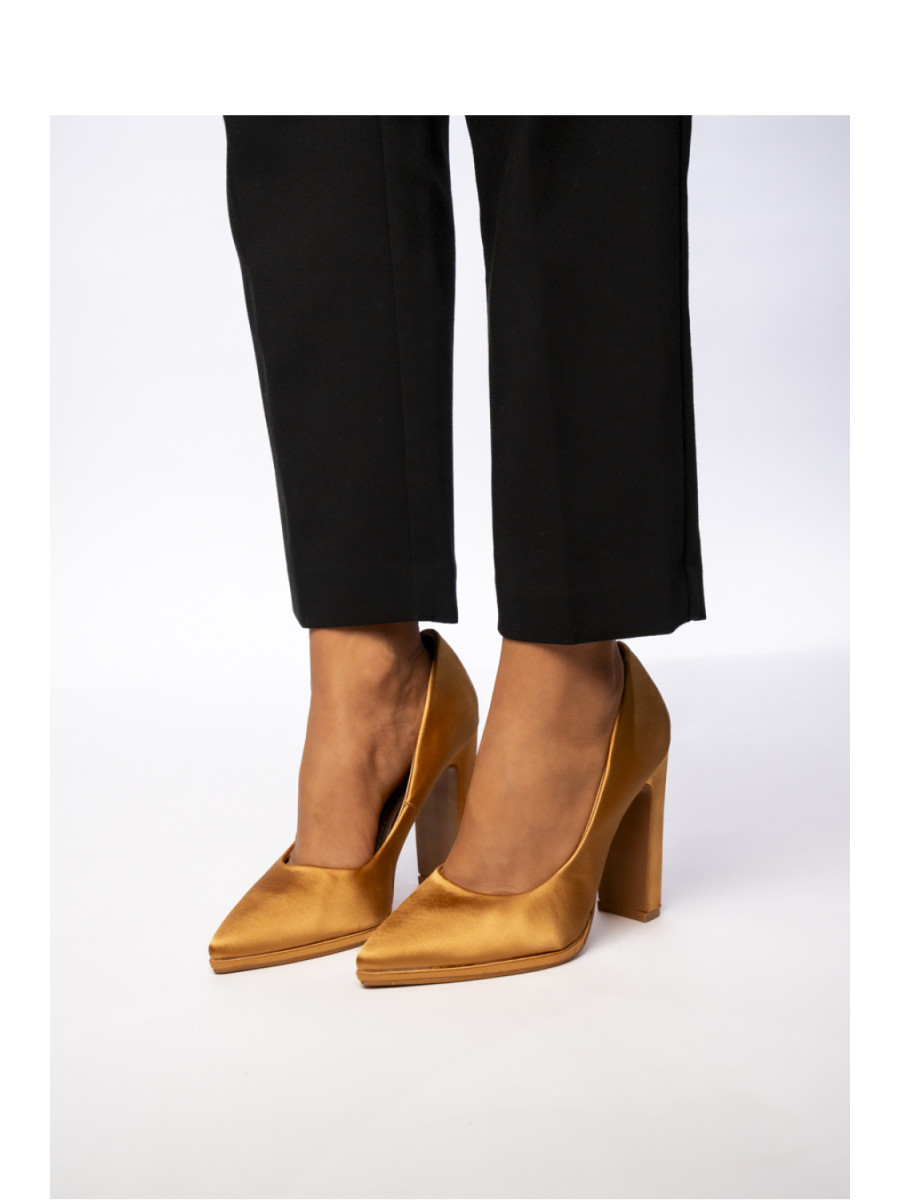 Talons hauts model 210544 Inello