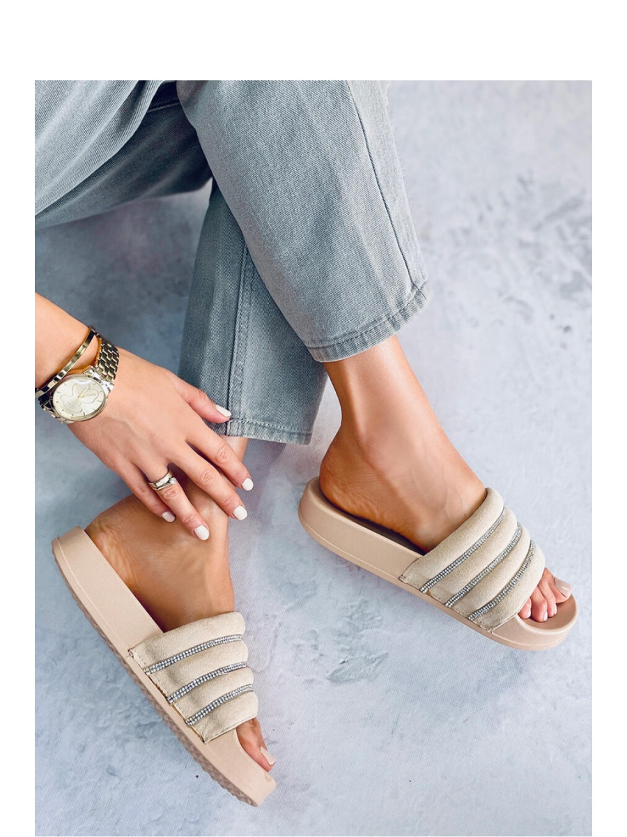 Clacquettes model 177636 Inello