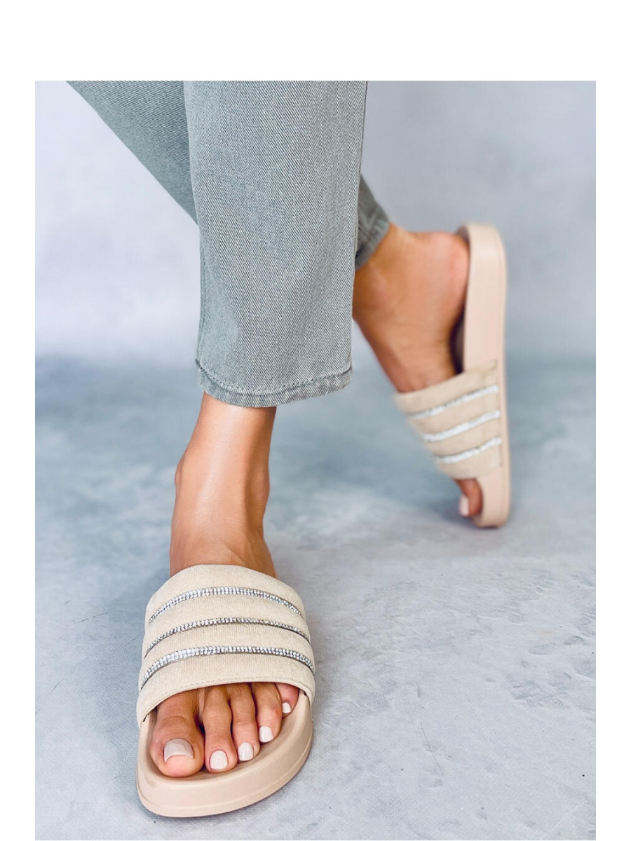 Clacquettes model 177636 Inello