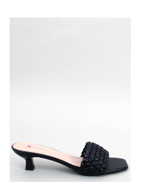 Clacquettes model 177852 Inello