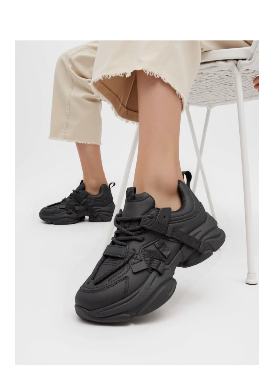 Chaussures de sport model 210225 Inello