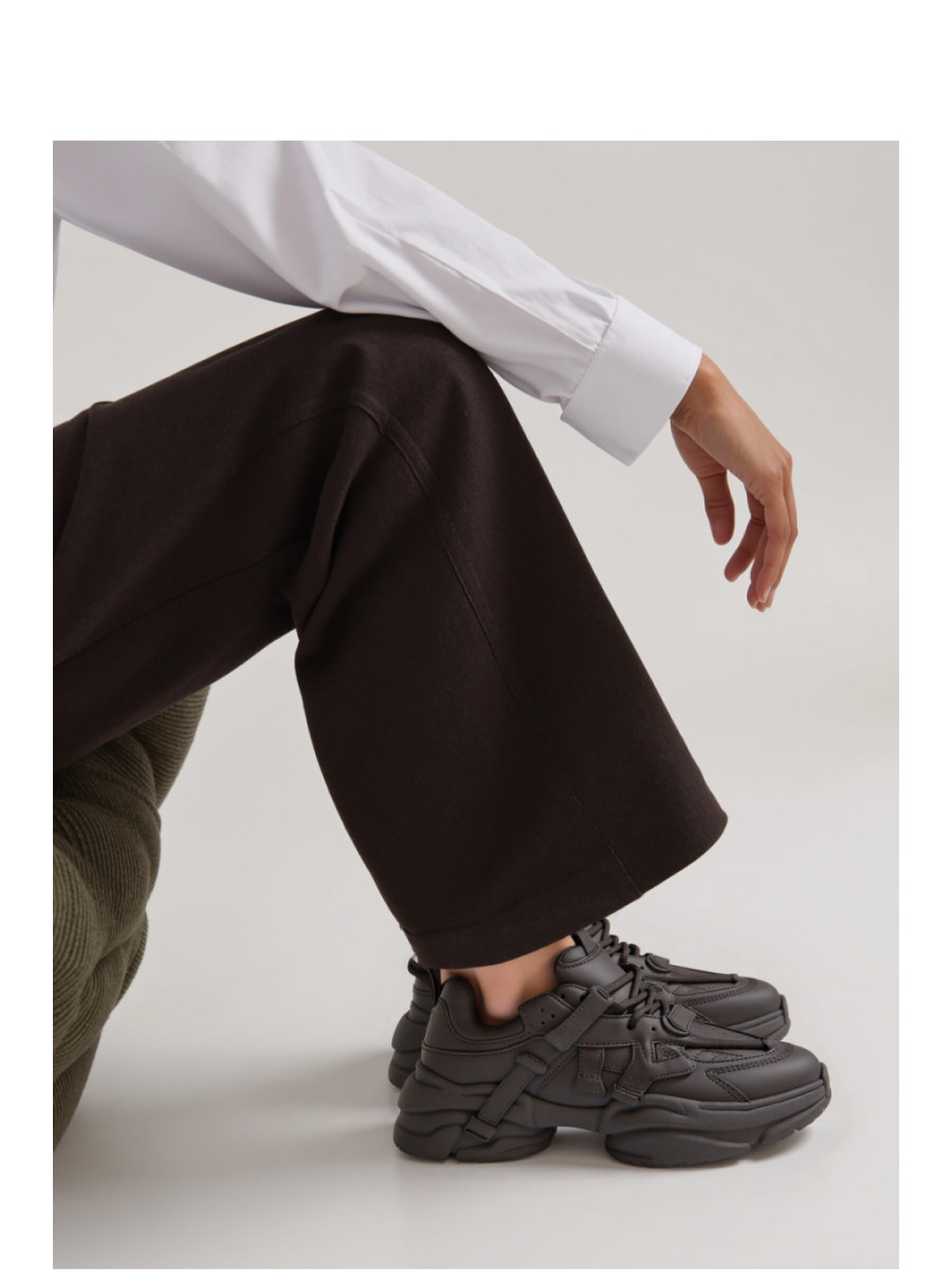 Chaussures de sport model 210225 Inello