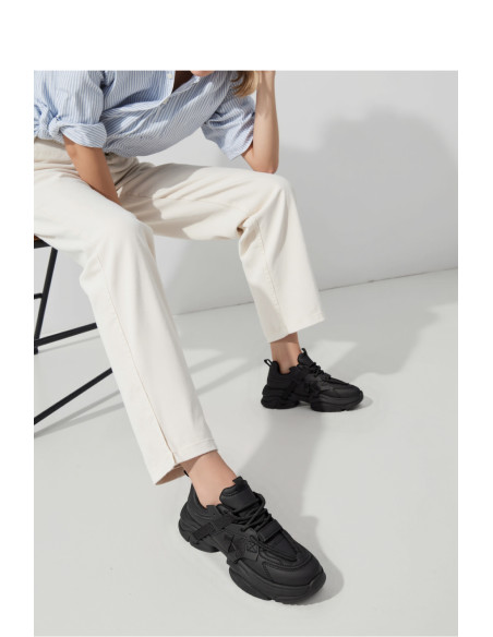Chaussures de sport model 210225 Inello