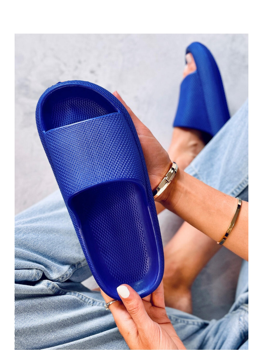 Clacquettes model 180432 Inello