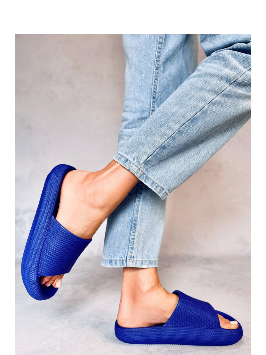 Clacquettes model 180432 Inello
