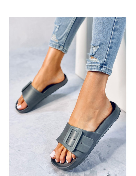 Clacquettes model 180572 Inello