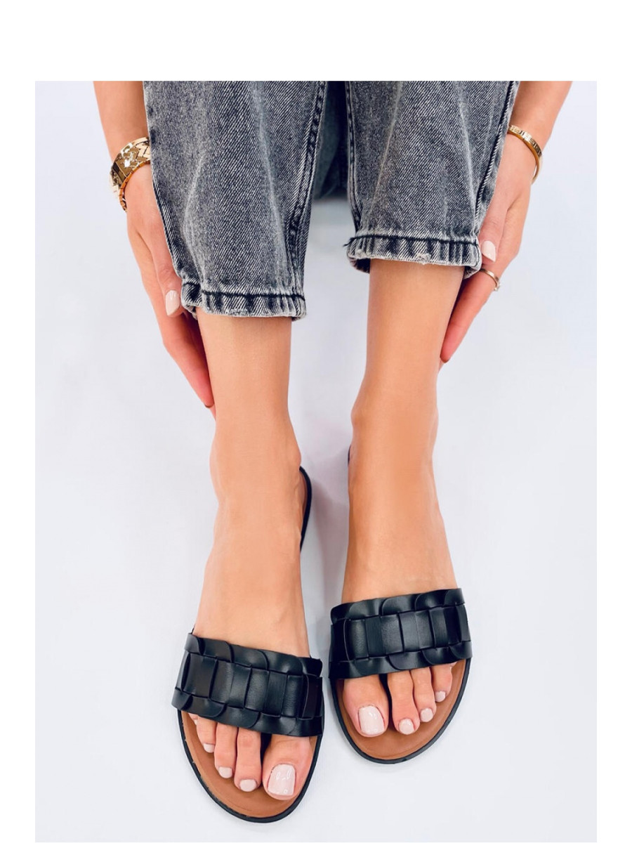 Clacquettes model 192632 Inello