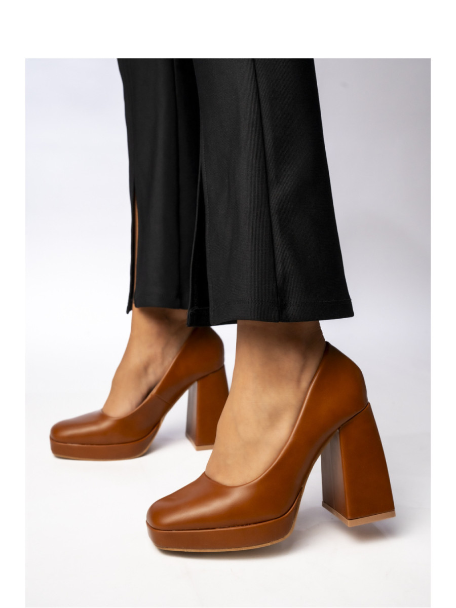 Escarpins talon large model 210549 Inello
