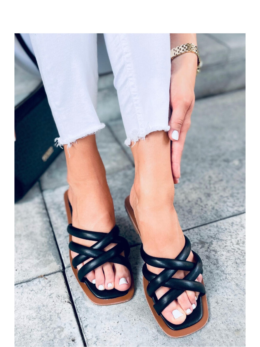 Clacquettes model 167472 Inello