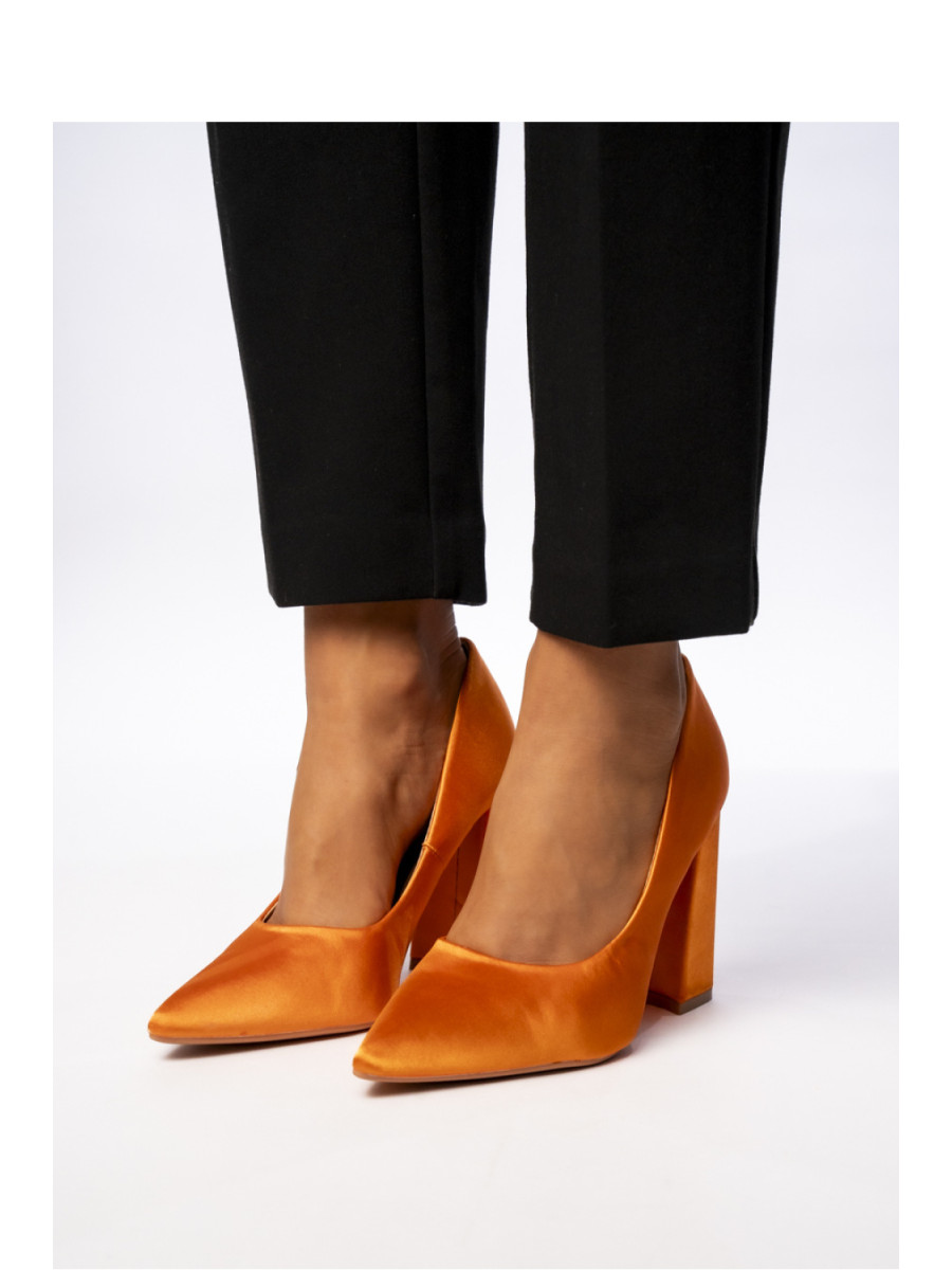 Escarpins talon large model 210530 Inello