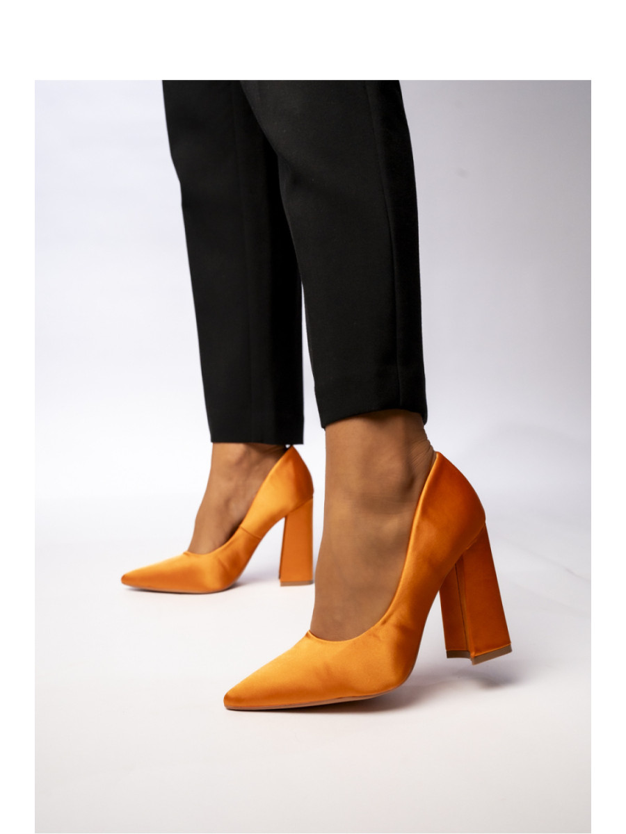 Escarpins talon large model 210530 Inello